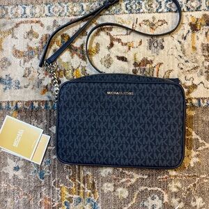 Michael kors crossbody jetset brand new